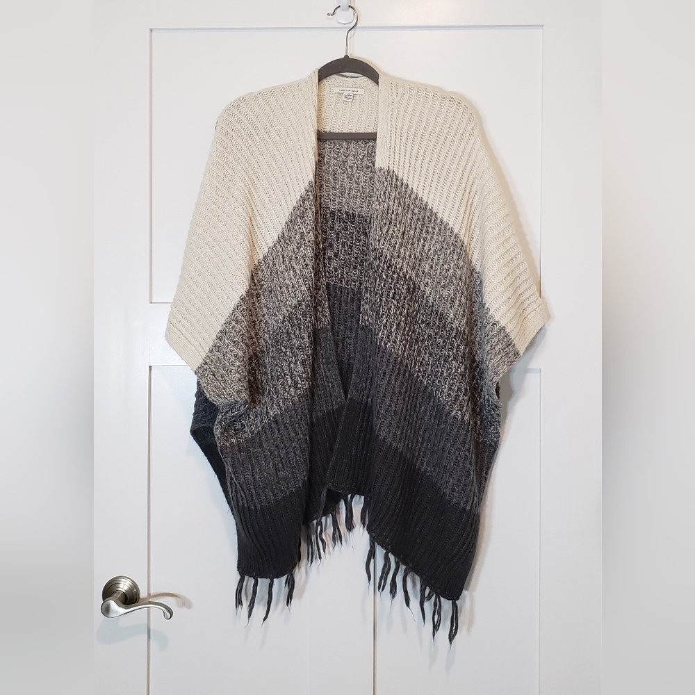 American Eagle Chunky Knit Shawl Shrug Open Sweater Color Block Grays Ivory OS